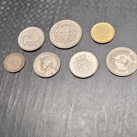 Set of seven collectable coins - Picture 1 of 6